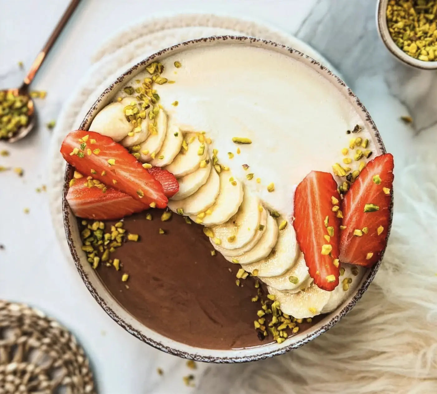 Creamy Porridge con Cacao e Frutti Rossi: La Colazione Comfort Definitiva
